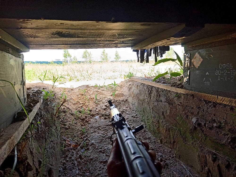 Стрельба с укрытия, стреба с окопа фото, стрельба с блиндажа Shooting from a shelter, shooting from a trench photo, shooting from a dugout Стрілянина з укриття, стріба з окопа фото, стрілянина з бліндажу