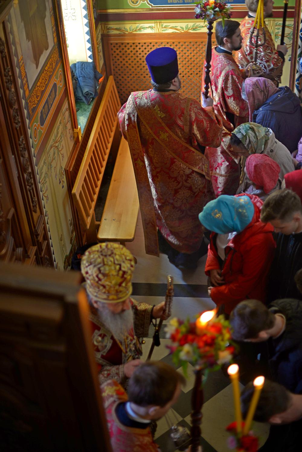 Служба в Києві Печерській лаврі з митрополитом Онуфрієм, кадіння на вечірні, собор священиків, архієрейська служба. Служба в Киево Печерской лавре с митрополитом Онуфрием, каждение, собор священников, архиерейская служба. Service at the Kiev Pechersk Lavra with Metropolitan Onuphry, censing, a council of priests, a hierarchal service.