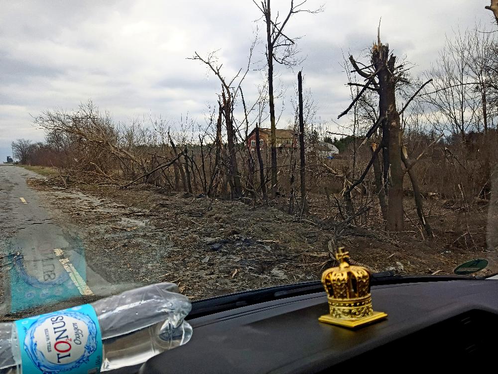 Війна в Україні, дороги в Україні під час війни, руйнування від снарядів, руйнування під час війни,  військові дії в Україні, Фото з телефону, фото війни в Україні з мобільного, дороги в Украине во время войны, разрушения от снарядов, разрушения во время войны,, Война в Украине,  военные действия в Украине, Фото с телефона, фото войны в Украине с мобильного, War in Ukraine, military actions in Ukraine, Photo from the phone, photo of the war in Ukraine from mobile