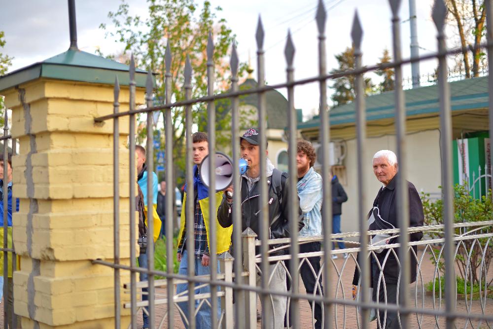 Мітинг біля лаври проти упц. Митинг возле лавры против упц. Rally near Lavra against UOC.