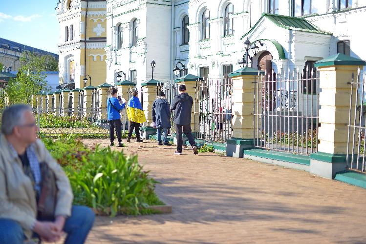 Мітинг біля лаври проти упц. Митинг возле лавры против упц. Rally near Lavra against UOC.