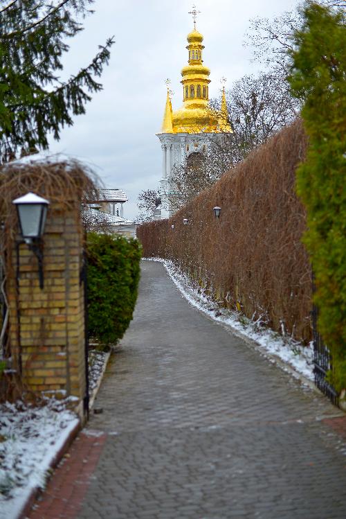 Киево-Печерская лавра, очень красивая дорога в храм very beautiful road to the temple